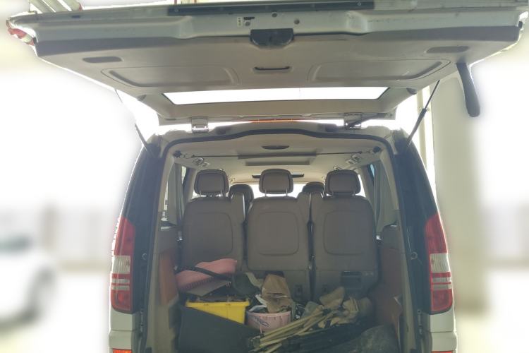 Used Mercedes-Benz Viano 2010 2.5L Luxury Edition Trunk