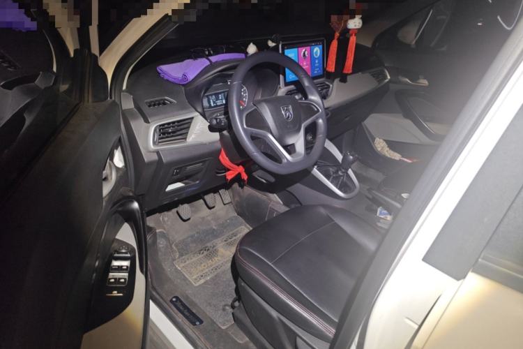 Used Baojun 510 2017 1.5L manual Comfort trim