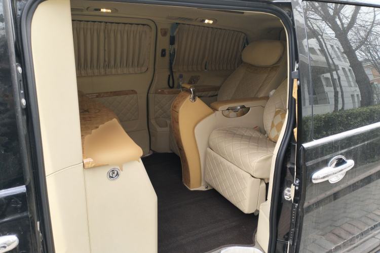 Used Mercedes-Benz Viano 2013 3.0L Hospitality Edition