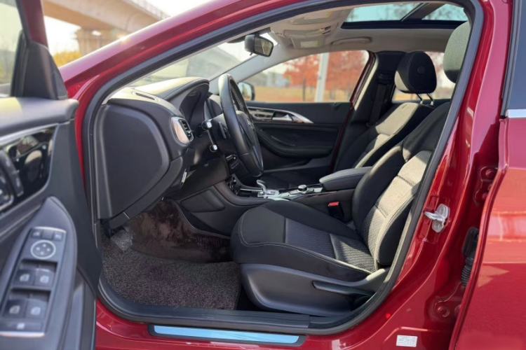 Used Infiniti QX30 2017 1.6T Two-Wheel-Drive Sport Edition