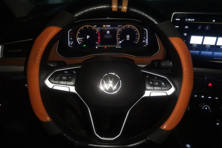 Used Volkswagen Bora 2023 200TSI DSG YueXing PRO Edition Steering Wheel