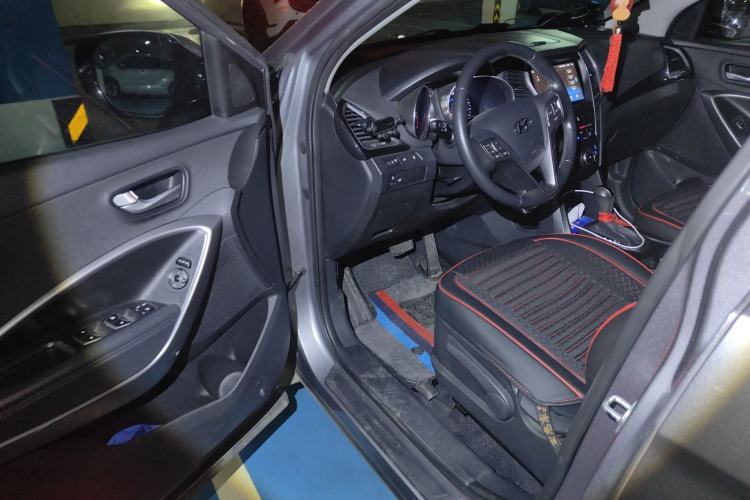 Used Hyundai Santa Fe 2013 2.4L Automatic 2WD Comfort Edition
