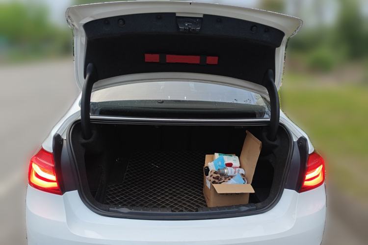 Used BMW 3 Series 2016 316Li Fashion Model Trunk