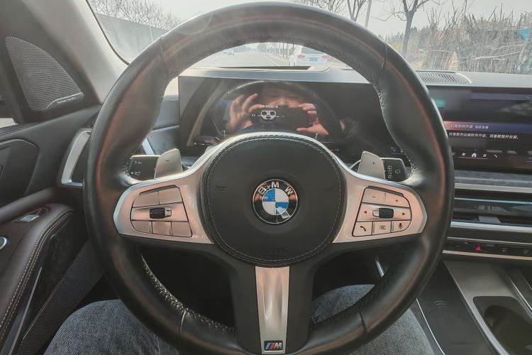 Used BMW X5 2023 xDrive 30Li Luxury M Sport Package
