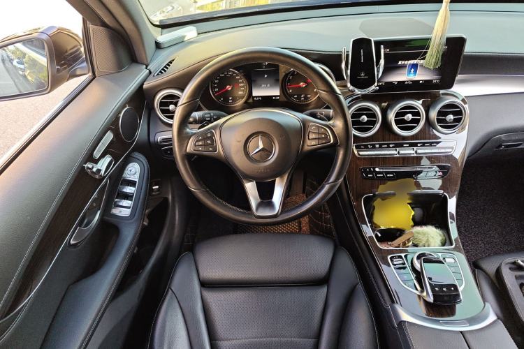 Used Mercedes-Benz GLC 2019 GLC 260 L 4MATIC Dynamic Model