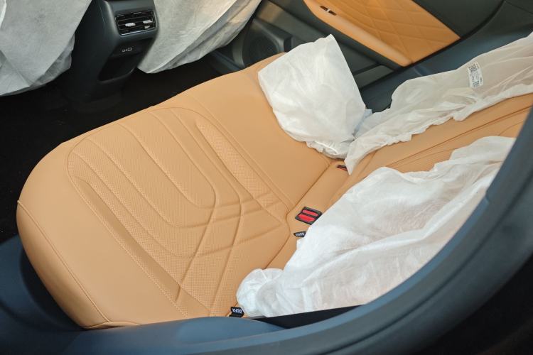 Used Geely Galaxy Xingjian 7 EM-i 2026 Model 130km Launch Edition Left Rear Seat