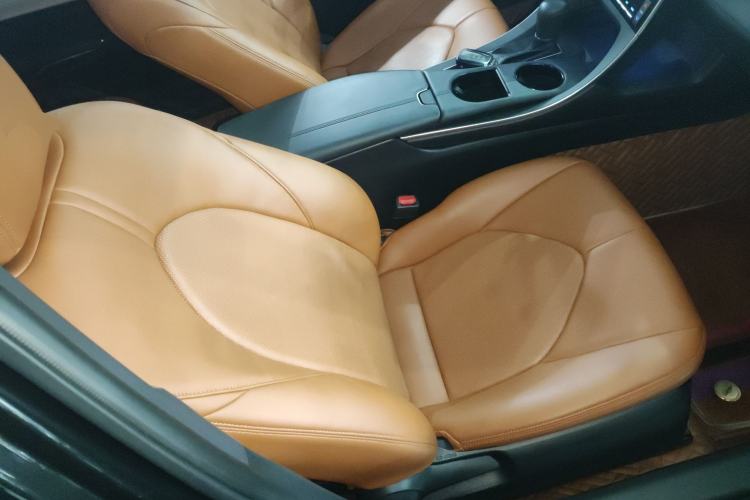 Used Toyota Avalon 2019 2.5L Ambition Version China VI Standard
