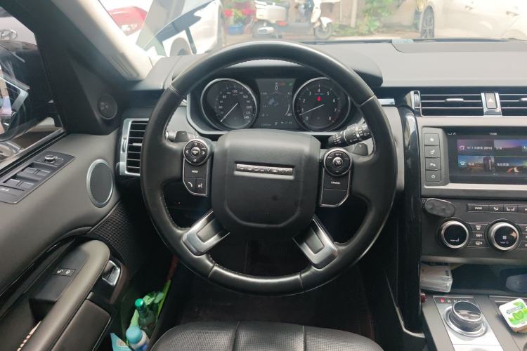 Used Land Rover Discovery 2017 3.0 SC V6 SE Steering Wheel