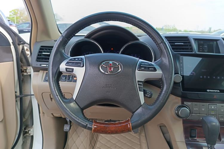 Used Toyota Highlander 2012 2.7L Two-Wheel Drive 7-Seater Luxury Edition