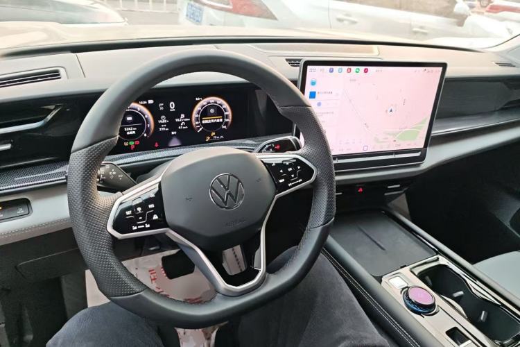 Used Volkswagen Teramont 2025 Tiguan Pro 450TSI 4Motion Explorer Edition
