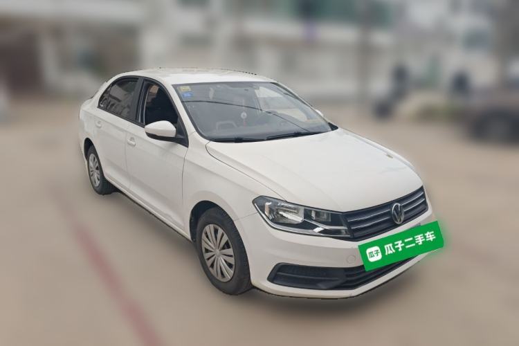 Used Volkswagen Santana 2016 1.6L Automatic Fashion Edition Front Right 45 Deg