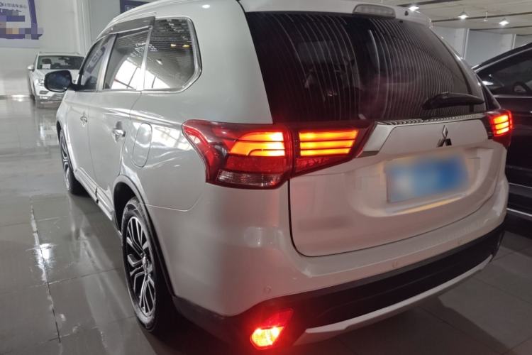 Used Mitsubishi Outlander 2016 2.4L 4x4 Elite Edition 5 Seats