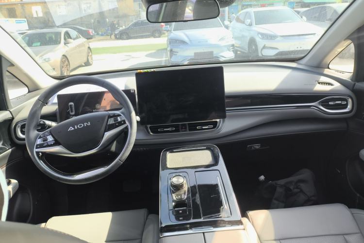 Used AION V 2021 Plus 70 Smart Edition Lithium Iron Phosphate Center Console