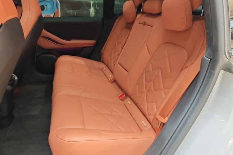 Used Nio ET5 2024 75 kWh Left Rear Seat