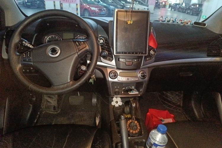 Used SsangYong Korando 2013 2.0L Gasoline Two-Wheel Drive Automatic Luxury Navigation Edition
