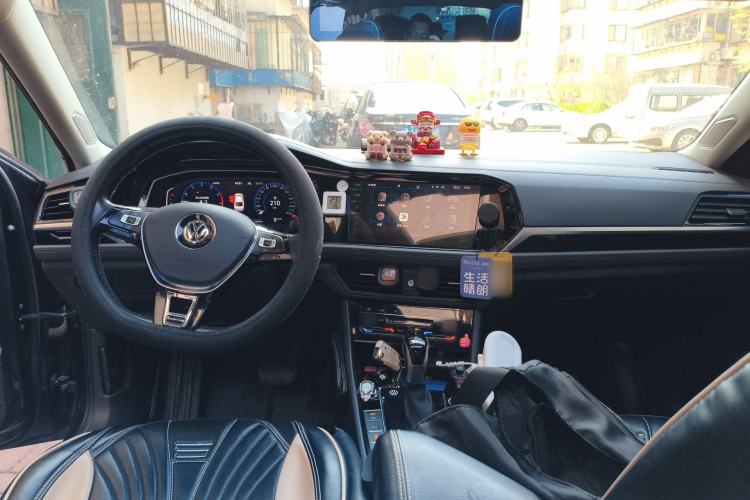 Used Volkswagen Sagitar 2021 280TSI DSG Excellence Edition Center Console