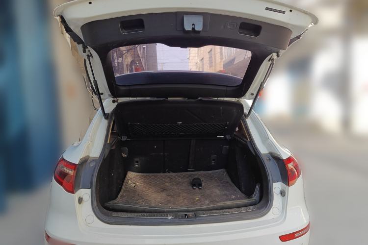 Used Zotye SR9 2017 2.0T Automatic Ultimate Road Edition
