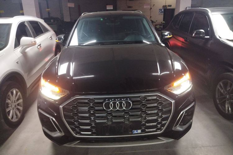Used Audi Q5L 2022 40T Fashionable and Dynamic Model
