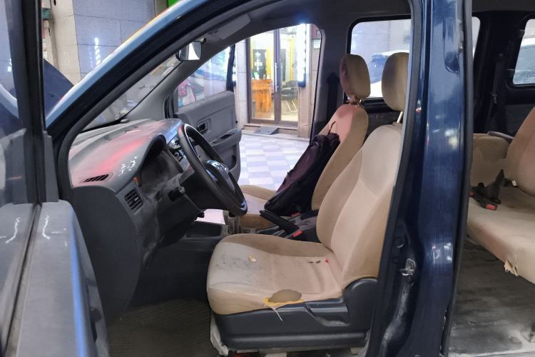 Used Wuling Rongguang V 2015 1.2L Base Version