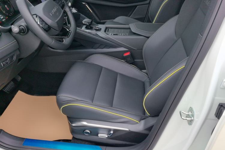 Used Lynk & Co 06 2023 Remix 1.5T Dynamic Halo
