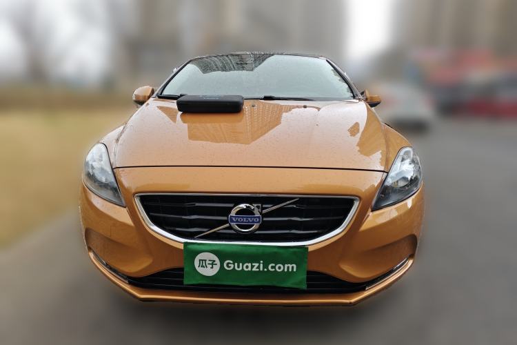 Used Volvo V40 2013 2.0T Zhiyi Edition Front
