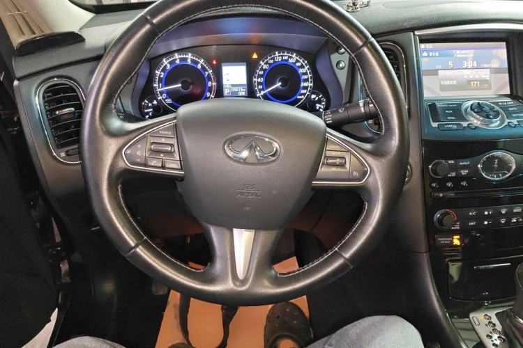 Used Infiniti QX50 2015 2.5L Comfort Edition Steering Wheel