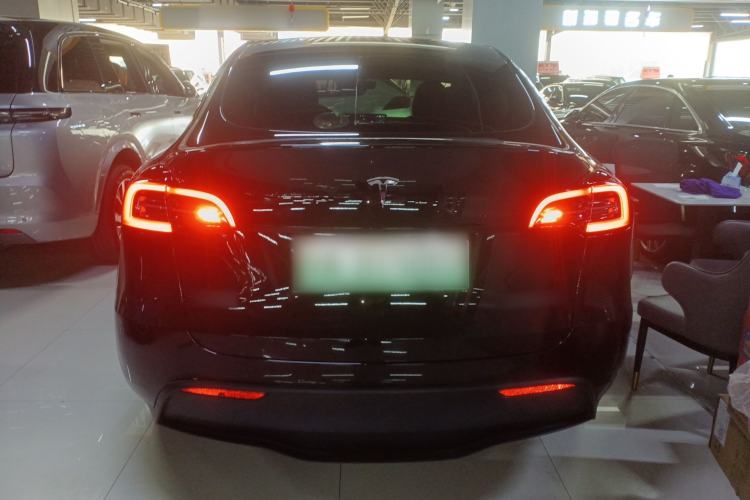 Used Tesla Model Y 2022 Long-Range All-Wheel-Drive Version