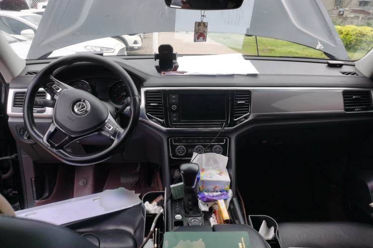 Used Volkswagen Teramont 2019 380TSI Four-Wheel Drive Luxury Version China VI Standard Center Console