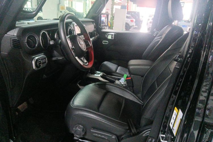 Used Jeep Wrangler 2018 2.0T Sahara Four-Door Edition