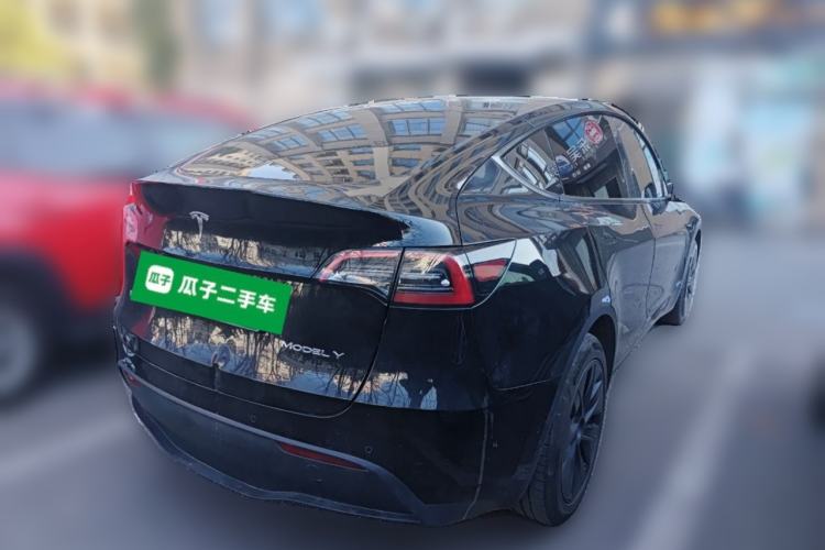 Used Tesla Model Y 2023 Long-Range All-Wheel-Drive Version