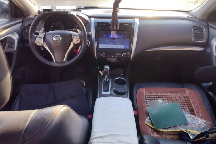 Used Nissan Teana 2014 Duke 2.5L XV Deluxe Edition Center Console