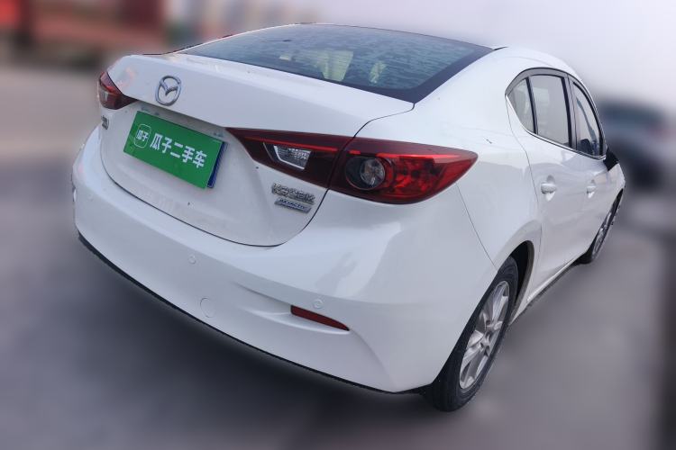 Used Mazda 3 Axela 2014 Sedan 1.5L Manual Comfort Model
