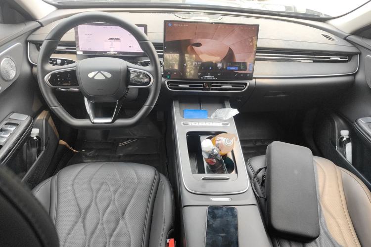 Used Chery Fengyun A8L 2025 1.5 TGDI 145 km Luxury Version Center Console