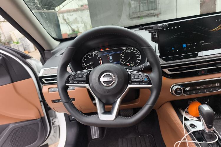 Used Nissan Teana 2025 Model 2.0L XL-TLS Enjoyment Edition Steering Wheel
