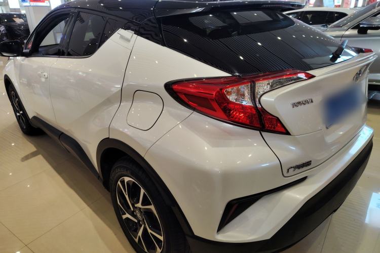Used Toyota C-HR 2018 2.0L Leading with Sunroof China VI Standard
