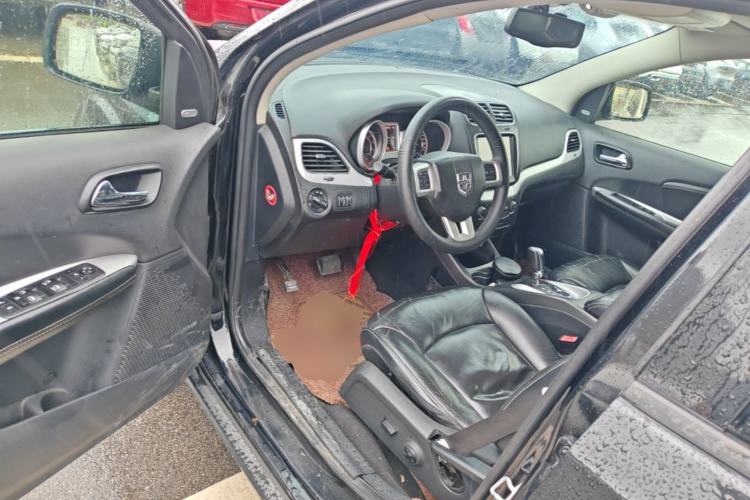 Used Dodge Journey 2013 2.4L Two-Wheel Drive Luxury Version