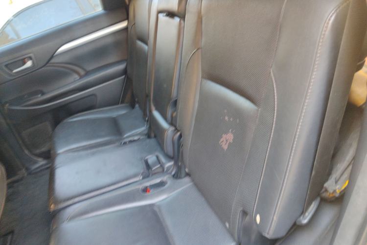 Used Toyota Highlander 2015 2.0T Four-Wheel Drive Luxury Edition 7-Seater Left Rear Seat