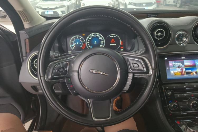 Used Jaguar XJ 2016 XJL 3.0 SC Two-Wheel-Drive Elegant Business Edition
