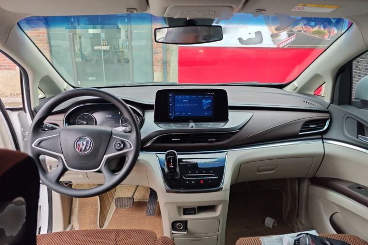 Used Buick GL8 2022 Land Cruiser Executive Class 652T Comfort Model Center Console