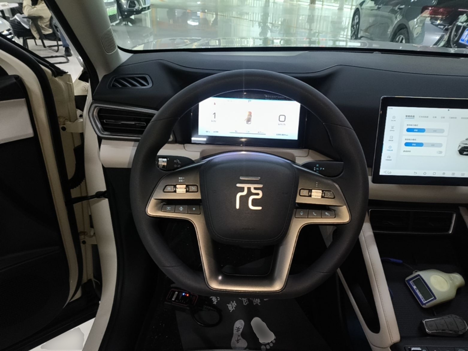 BYD Yuan UP 2025 Model 301KM Leading Version — снимка 13
