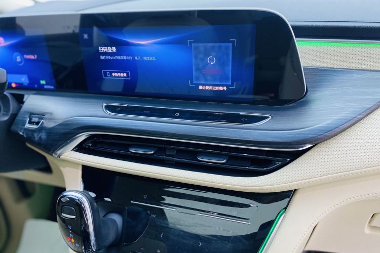 Used Buick GL8 2023 ES Lu Zun Flagship Model Interior 9