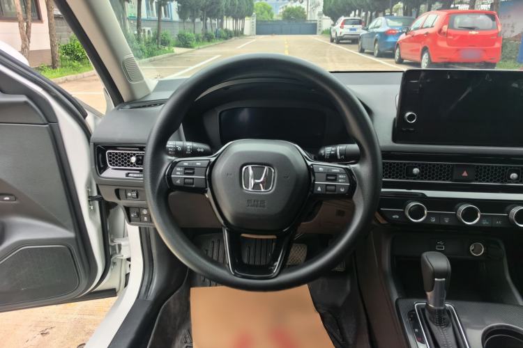 Used Honda Civic 2023 240TURBO CVT Dynamic · Center Stage Special Edition Steering Wheel