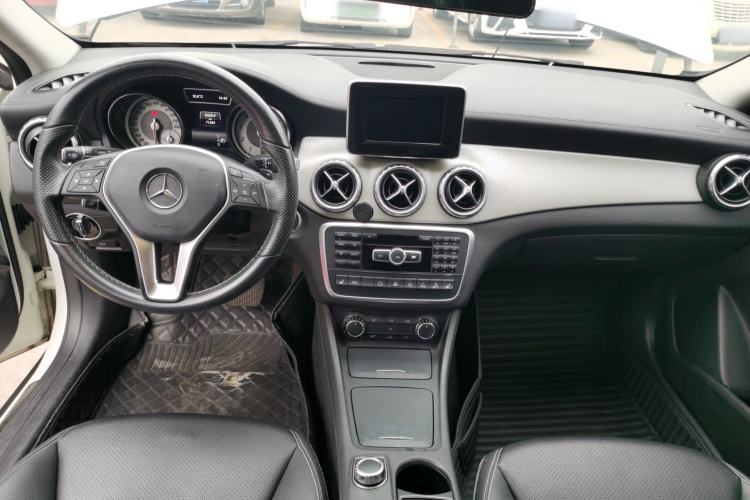 Used Mercedes-Benz GLA 2015 GLA 220 4MATIC Fashion Model
