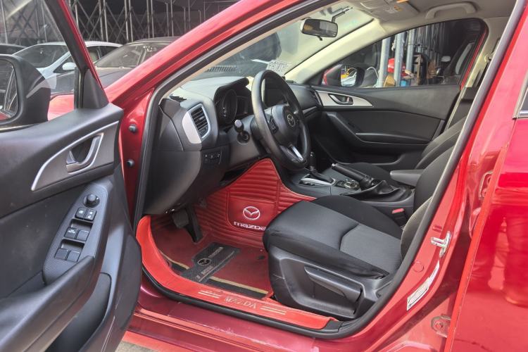 Used Mazda 3 Axela 2019 Cloud-Controlled Version Sedan 1.5L Automatic Comfort Trim China VI Standard Interior 1