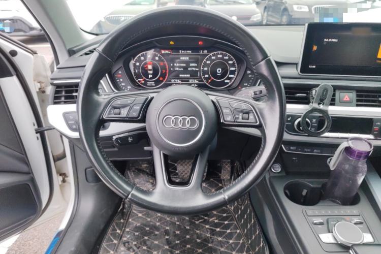 Used Audi A4L 2018 30th Anniversary Edition 40 TFSI Fashion Model
