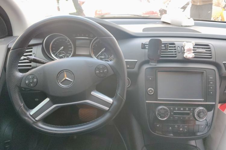 Used Mercedes-Benz R-Class 2017 R 400 4MATIC Exclusive Edition
