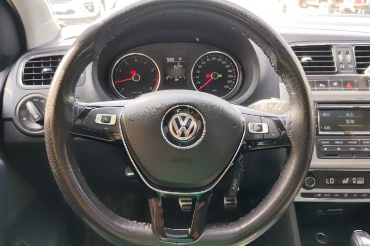 Used Volkswagen Polo 2014 1.6L Cross Polo Automatic Steering Wheel