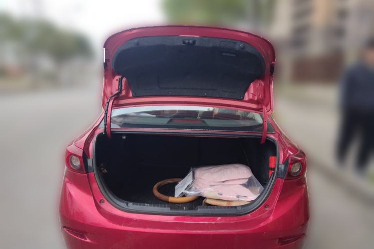 Used Mazda Mazda 3 Axela 2016 Sedan 1.5L Automatic Luxury Model