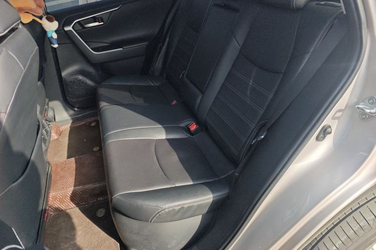 Used Toyota Wildlander 2022 Dual-Engine 2.5L E-CVT Two-Wheel Drive Luxury Edition
