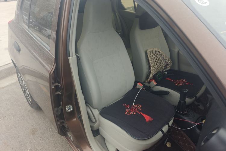 Used Venucia R30 2014 1.2L Manual Comfort Edition